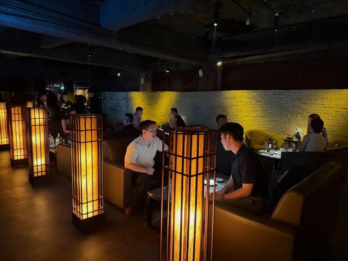 異塵CELLAR LOUNGE BAR 店內