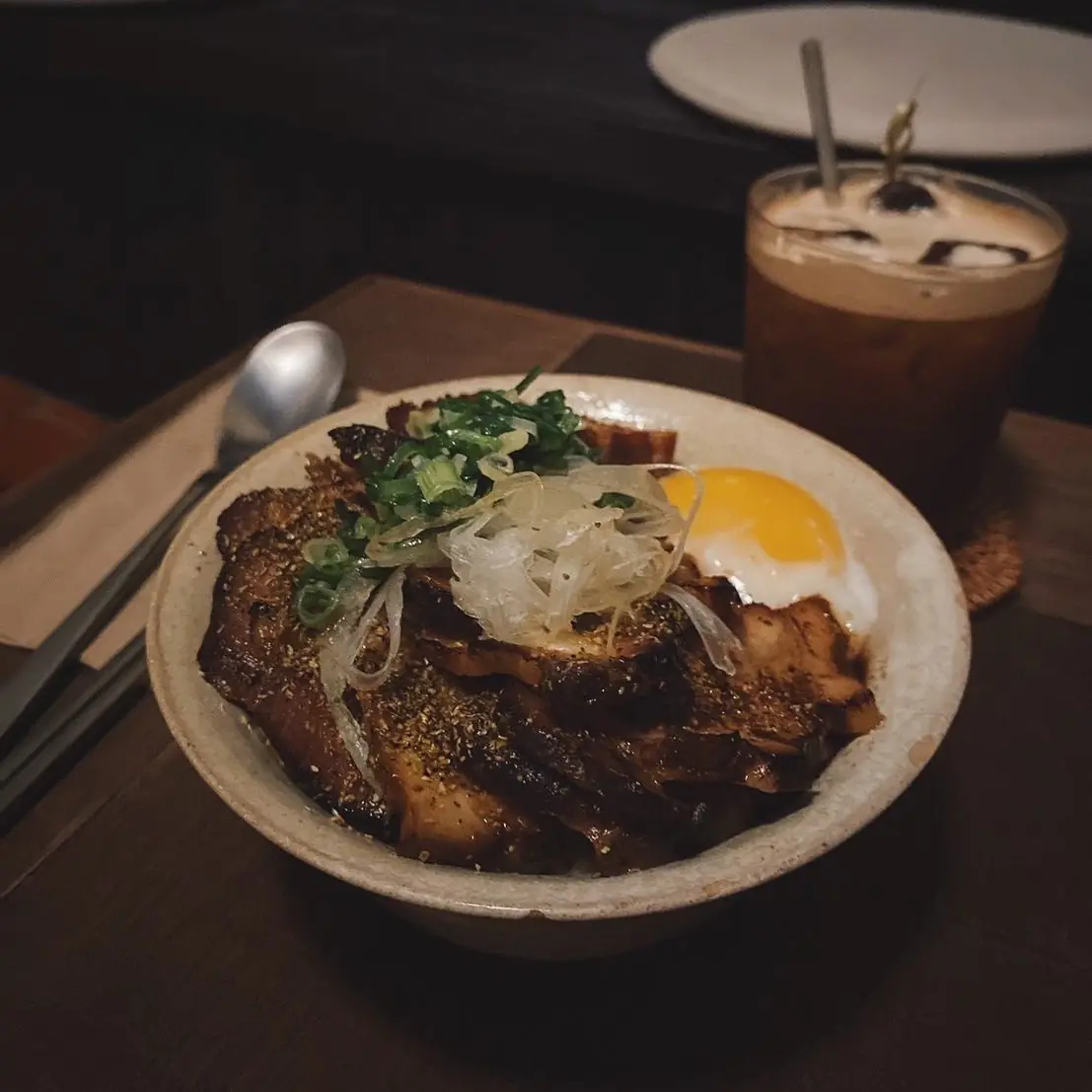 窟仔 kula 控肉飯
